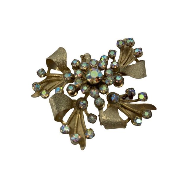 Womens Lot of 5 Brooches Estate Crystal Bow Christmas Fall Maple Leaf 0733 - Picture 2 of 8